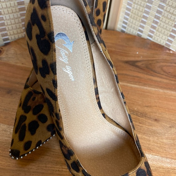 🔶Leopard Faux Suede Ball Studded Trim Pointy Toe High Heels Size 7 - Picture 7 of 7
